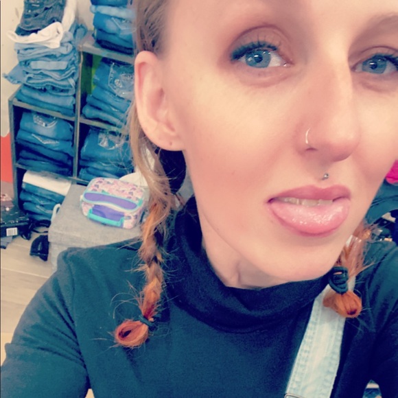 Meet your Posher, Riki - Picture 2 of 16